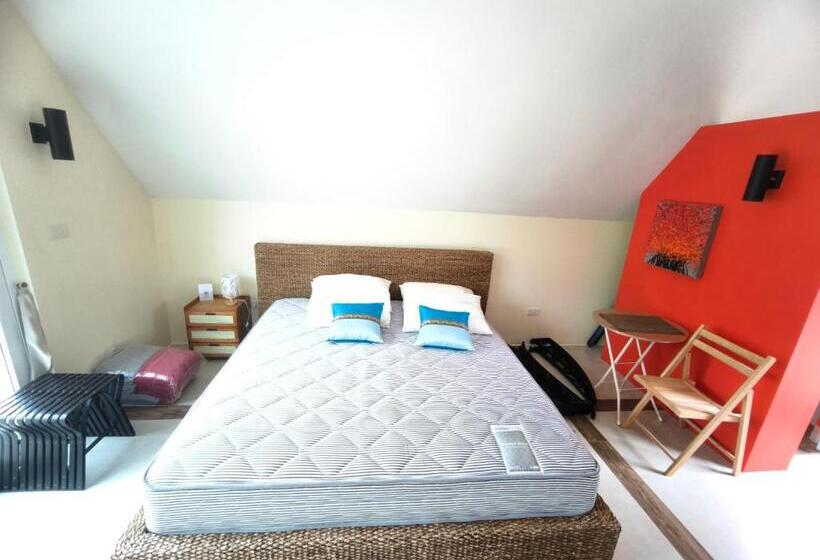 バルコニー付きデラックスルーム, Blue Haven Bay Villa And Resort Apartments