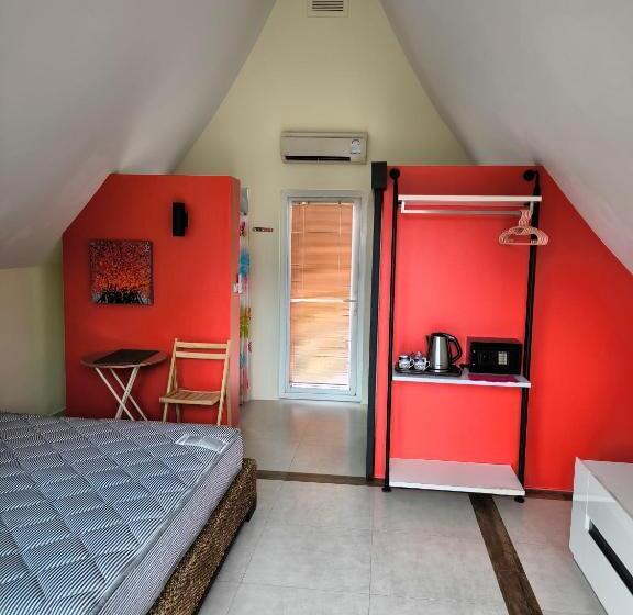 バルコニー付きデラックスルーム, Blue Haven Bay Villa And Resort Apartments