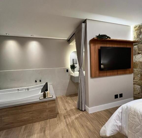 스위트 킹사이즈 침대, Pousada Maple Monte Verde