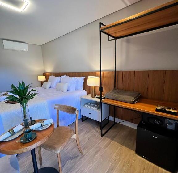 스위트 킹사이즈 침대, Pousada Maple Monte Verde