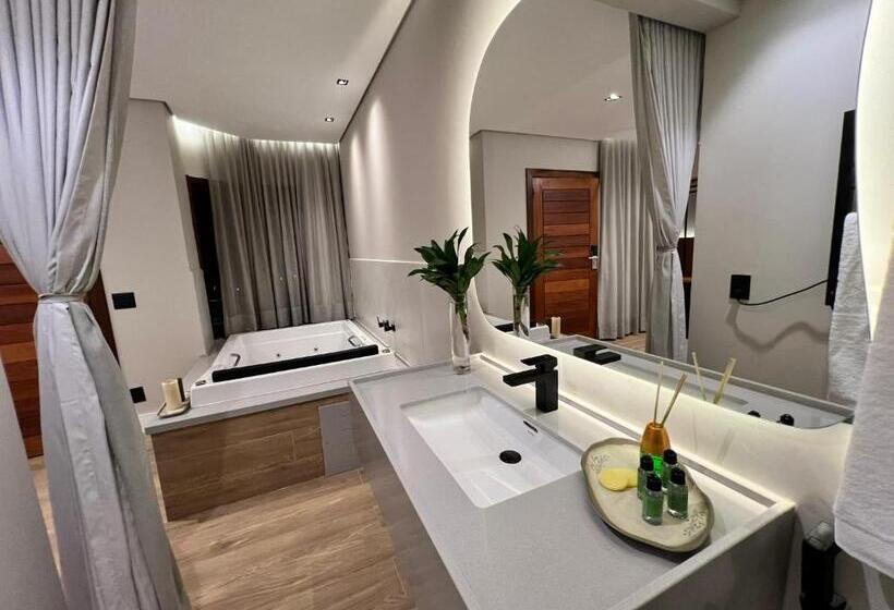 스위트 킹사이즈 침대, Pousada Maple Monte Verde