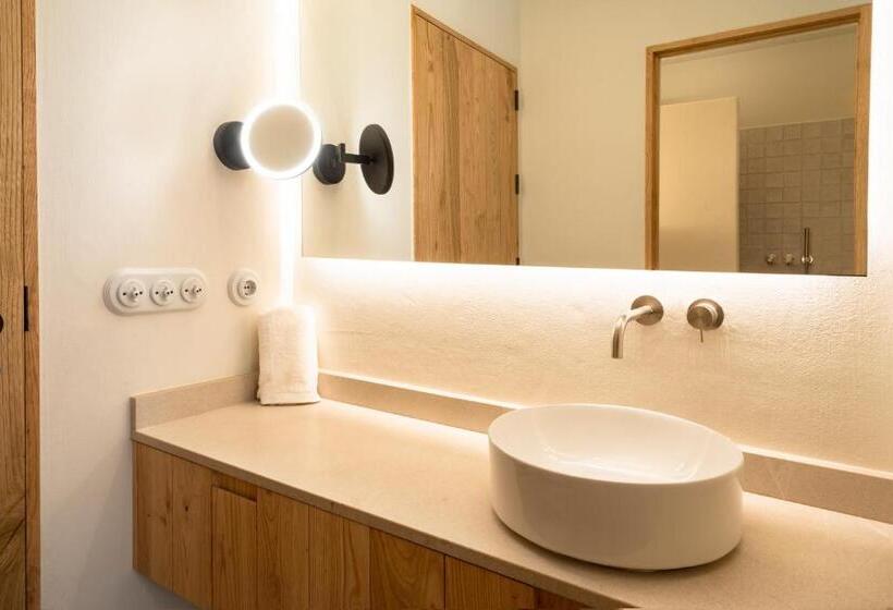 标准间, Set Blaus Boutique