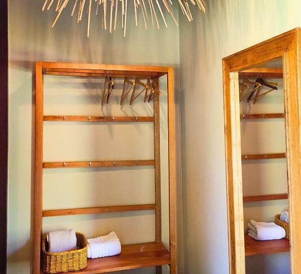 بانگلوی استاندارد, Terrasa Solar