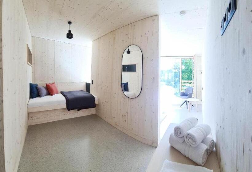 חדר סטנדרט לשלושה עם נוף לגינה, Zimmerei Mit Frühstück