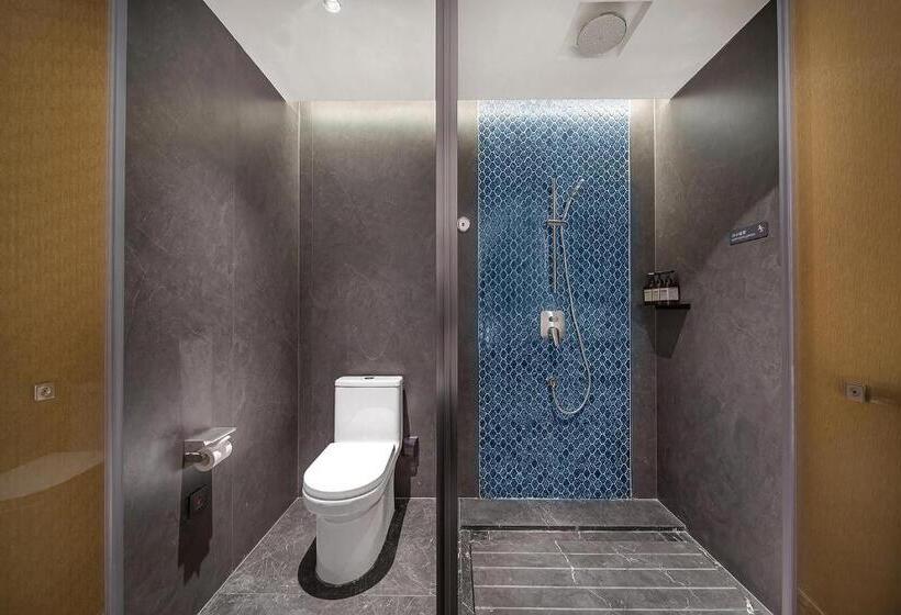 带大床的高级房间, Howard Johnson Royal Hotel Shenzhen