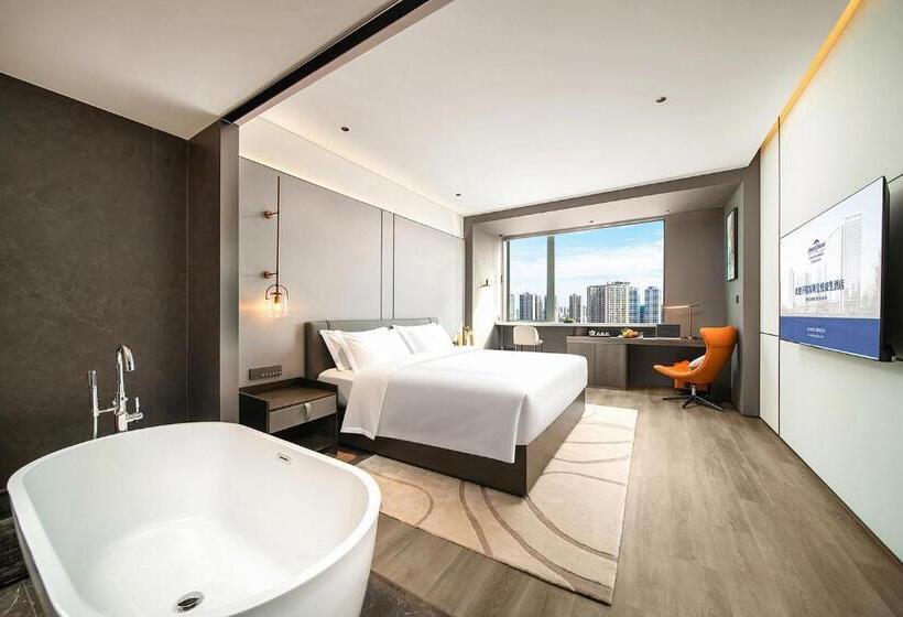 带大床的行政房间, Howard Johnson Royal Hotel Shenzhen