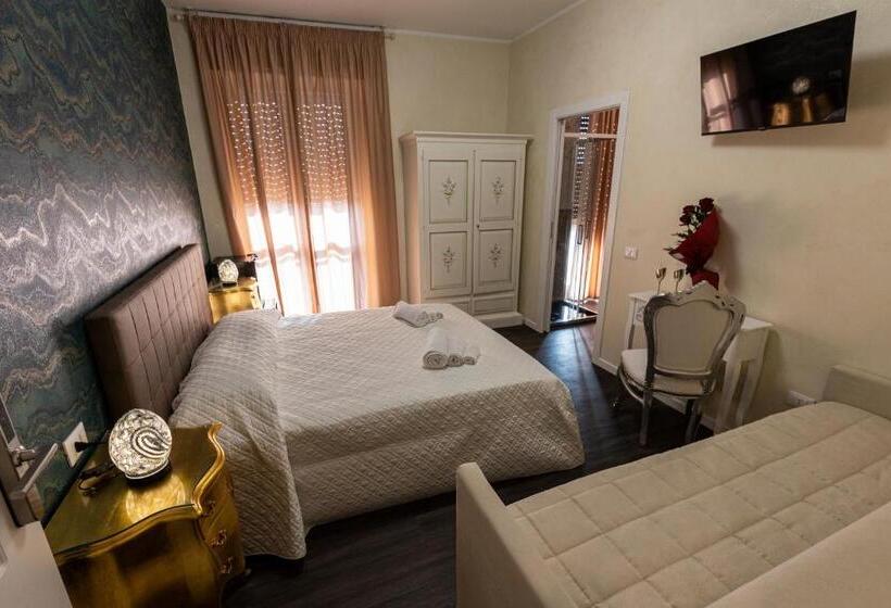 اتاق استاندارد چهارنفره با بالکن, Amy Rooms