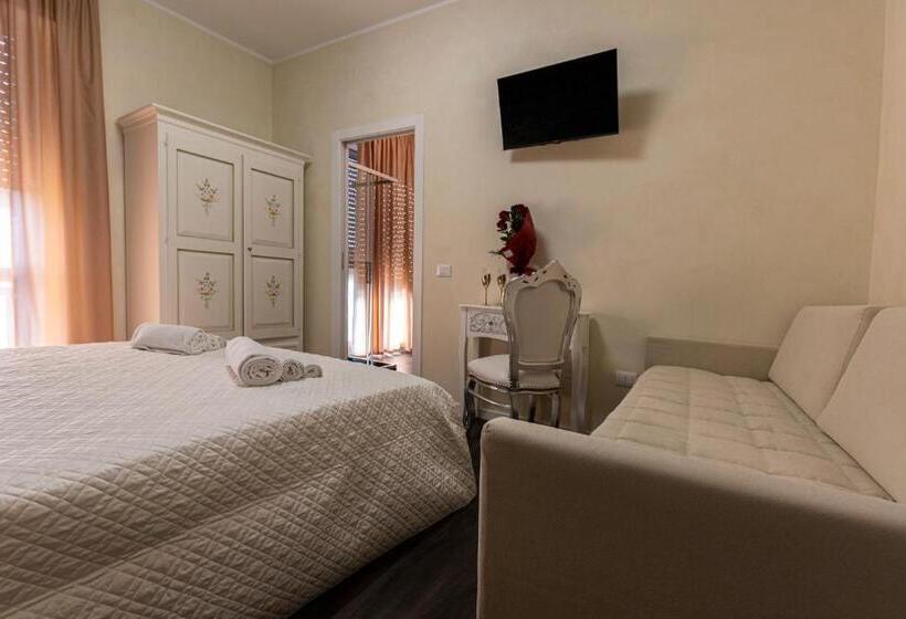 اتاق استاندارد چهارنفره با بالکن, Amy Rooms