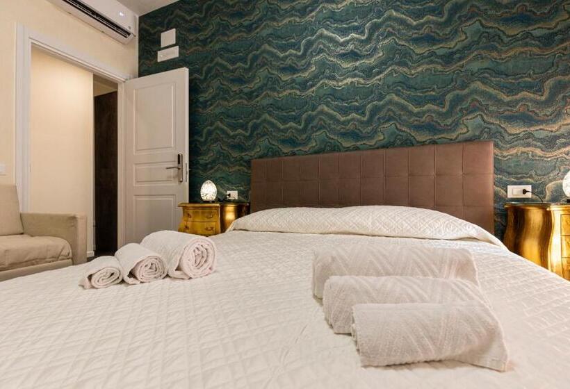 اتاق استاندارد چهارنفره با بالکن, Amy Rooms