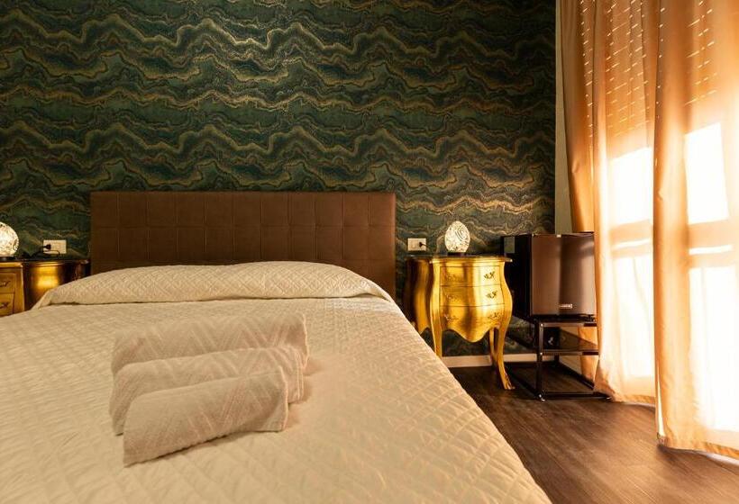 اتاق استاندارد چهارنفره با بالکن, Amy Rooms