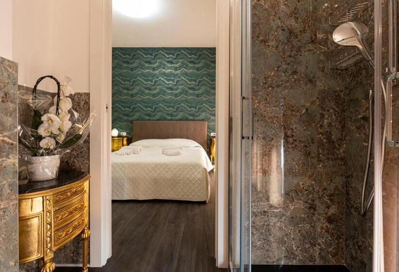 اتاق استاندارد چهارنفره با بالکن, Amy Rooms