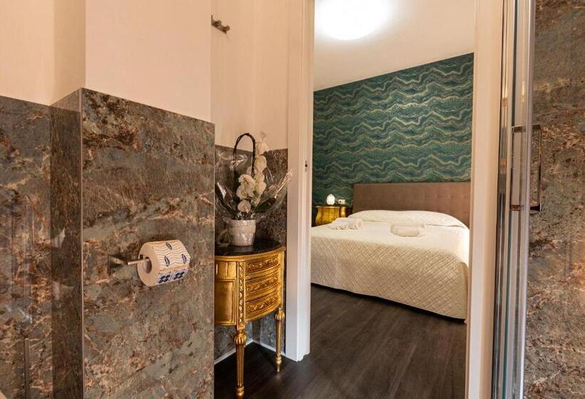 اتاق استاندارد چهارنفره با بالکن, Amy Rooms