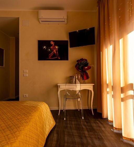 اتاق لوکس با تخت بزرگ, Amy Rooms