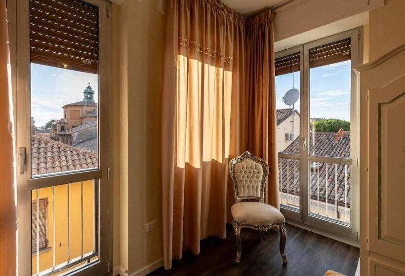 اتاق لوکس با تخت بزرگ, Amy Rooms