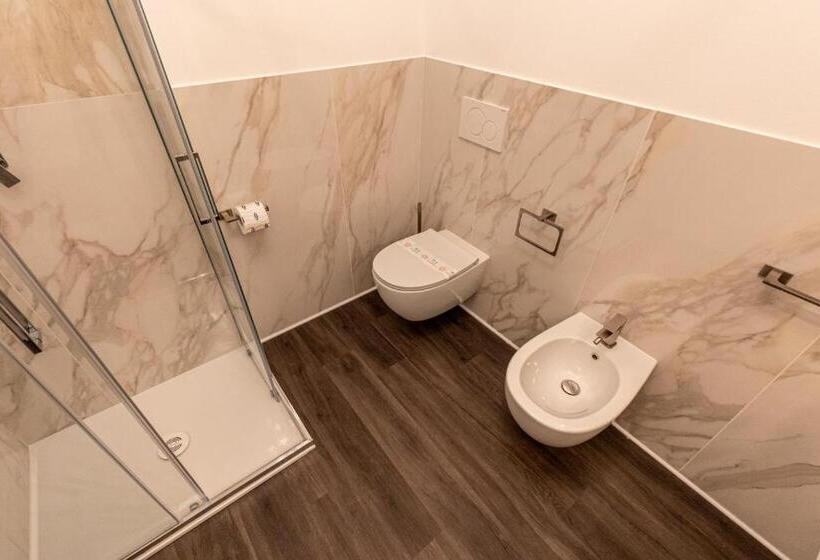 اتاق لوکس با تخت بزرگ, Amy Rooms