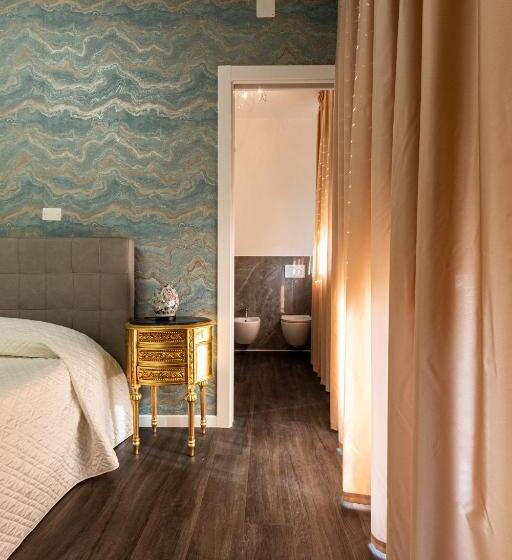 اتاق لوکس, Amy Rooms