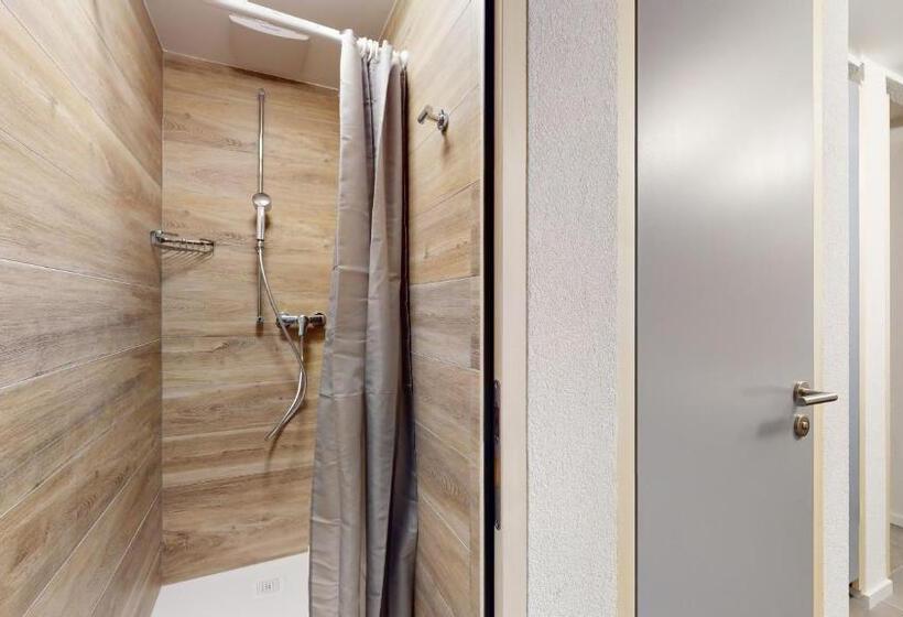 ファミリールーム, Chalet De L Ours Authentic Etage Penthes 14 Pers