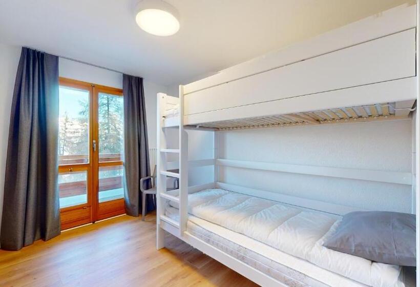 ファミリールーム, Chalet De L Ours Authentic Etage Penthes 14 Pers