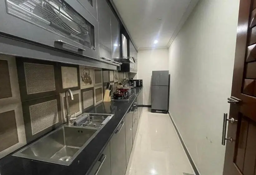 آپارتمان 1 خوابه با چشم‌انداز, Crown Inn Apartments