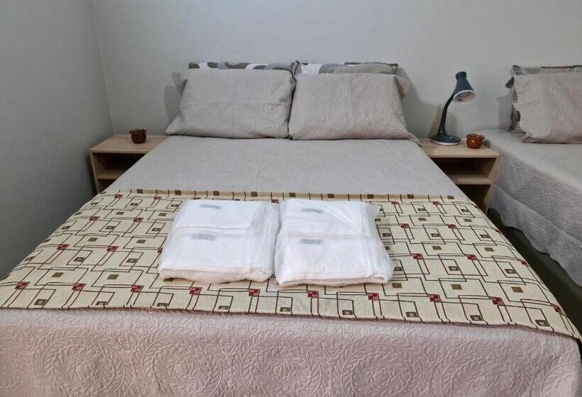 プールの見えるスタンダードトリプルルーム, Pousada Solar Dos Pássaros