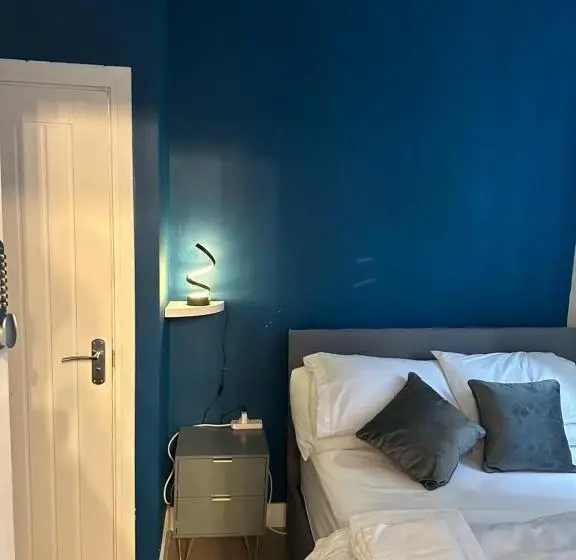 デラックスルーム, Stay In Ashford, Heathrow