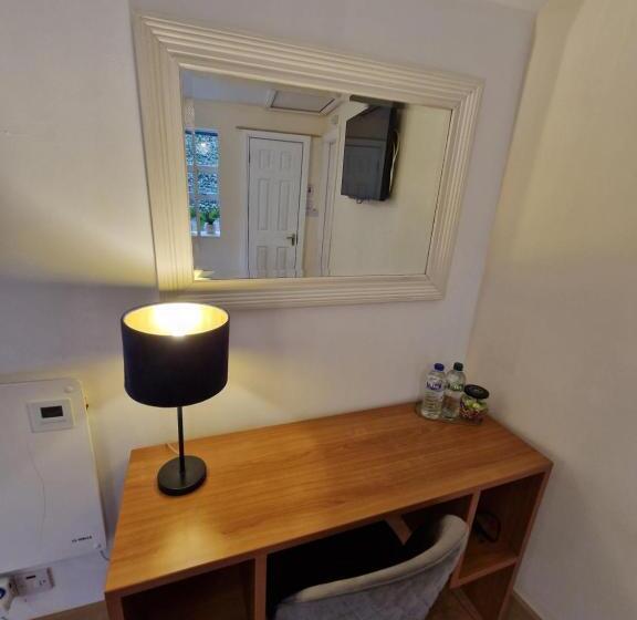 Люкс с Балконом, The Nu Place Suite