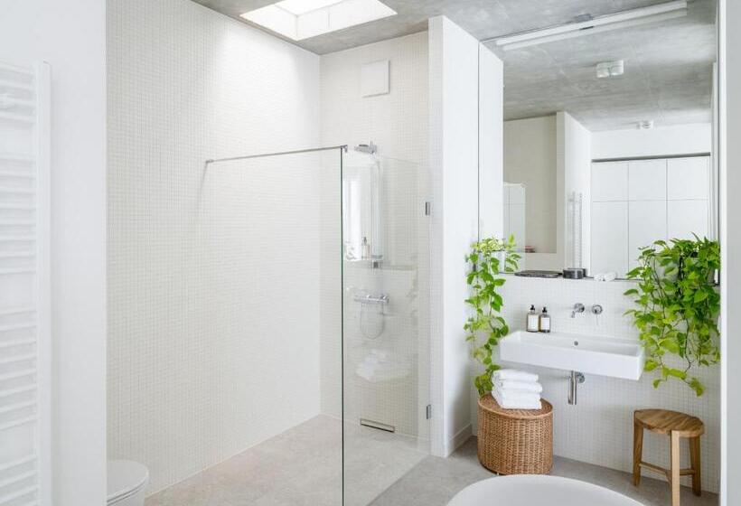 1 Bedroom Penthouse Apartment, Wilmina Suites