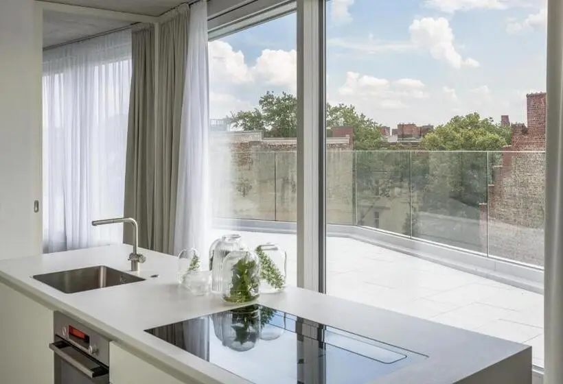 1 Bedroom Penthouse Apartment, Wilmina Suites