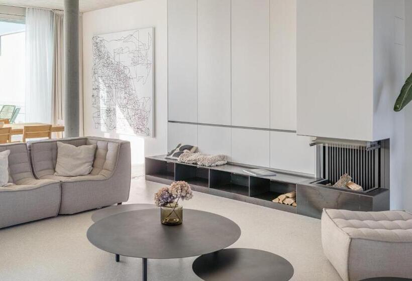 1 Bedroom Penthouse Apartment, Wilmina Suites