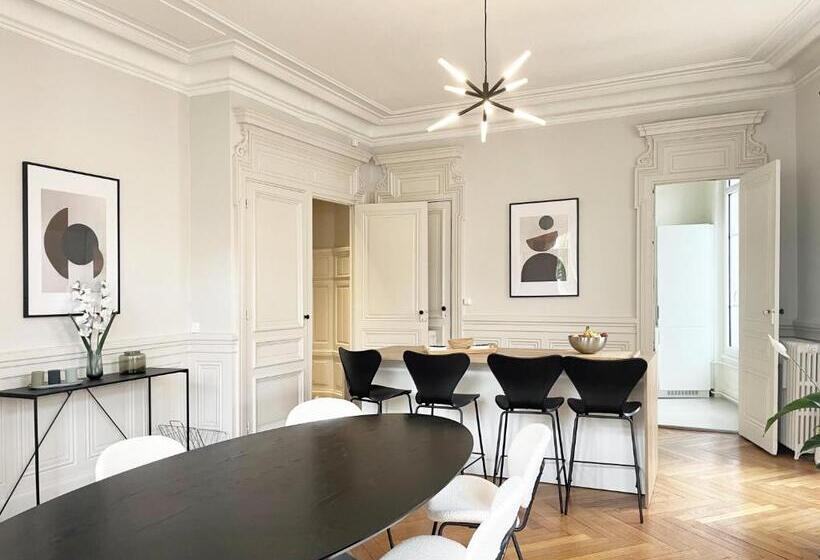 غرفة قياسية مزوَّدة بشُرفة, Appartement Colodge   Fourneyron