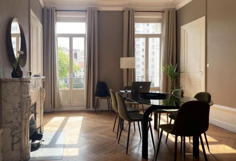 Номер Стандарт с Балконом, Appartement Colodge   Fourneyron
