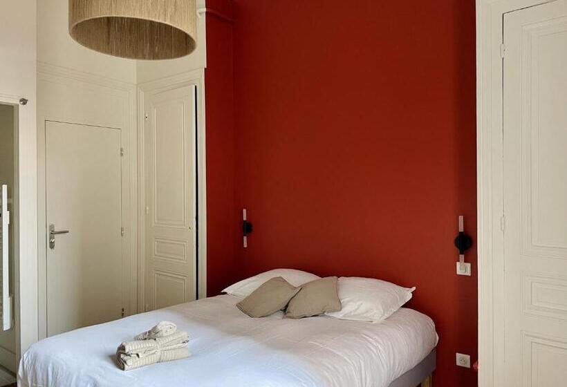 غرفة قياسية مزوَّدة بشُرفة, Appartement Colodge   Fourneyron