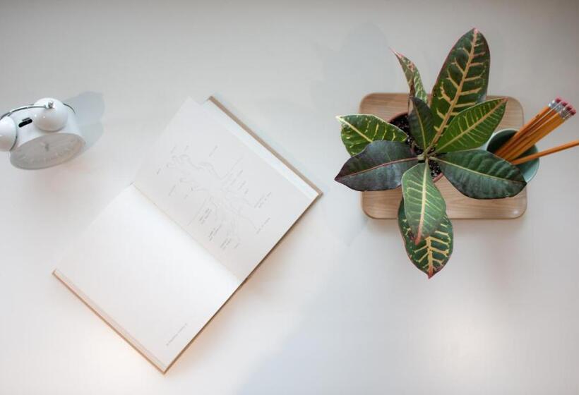 غرفة قياسية مزوَّدة بجاكوزي, Welcome Home