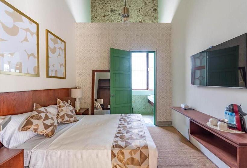 סוויטה, Boutique Santa Elena