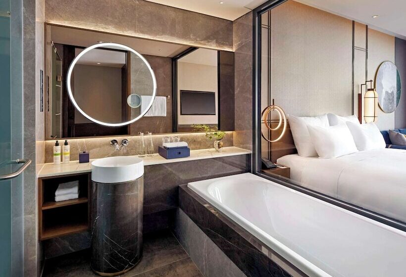 اتاق سوپریور با بالکن, Pullman Hai Phong Grand