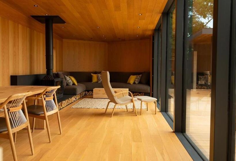 חדר דלוקס לארבעה, Soneka