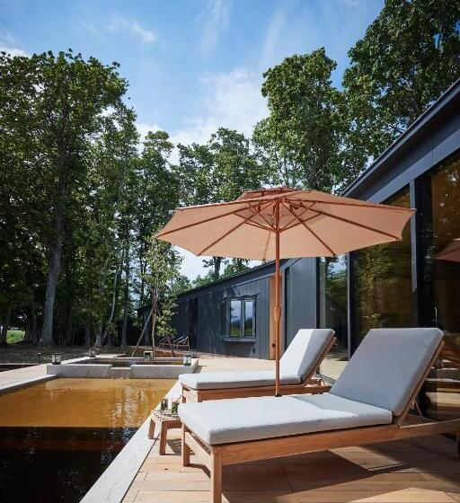 חדר דלוקס לארבעה, Soneka