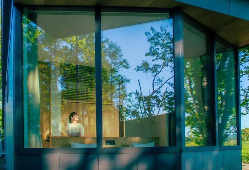 חדר דלוקס לארבעה, Soneka