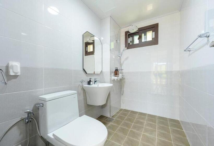 スタンダード4人部屋, Jeju Aewol Hongsland Pension