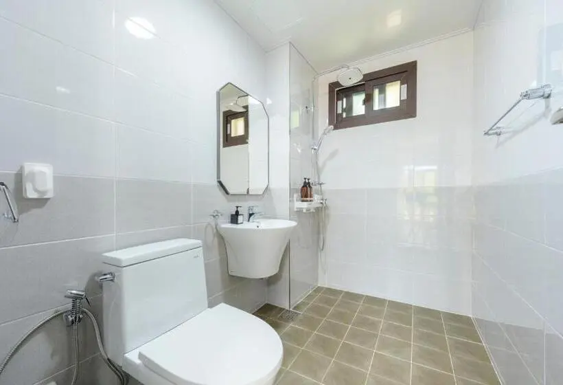 スタンダード４人部屋, Jeju Aewol Hongsland Pension