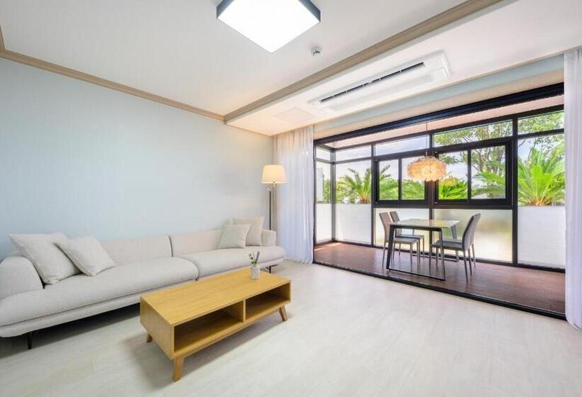 スタンダード4人部屋, Jeju Aewol Hongsland Pension