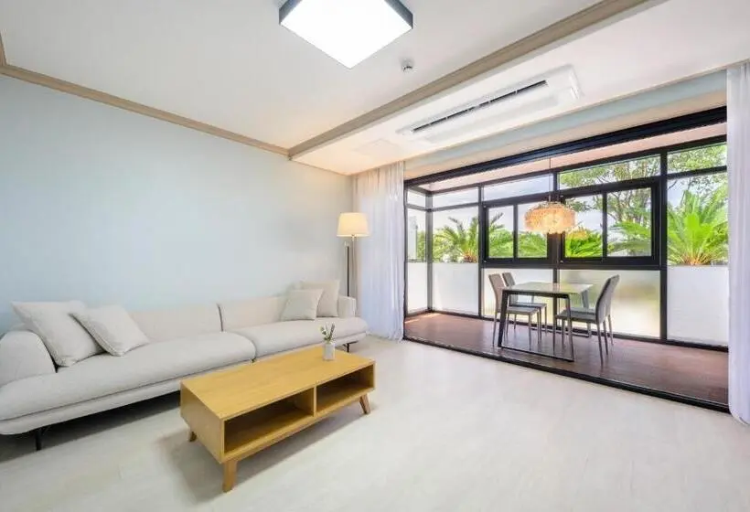 スタンダード４人部屋, Jeju Aewol Hongsland Pension