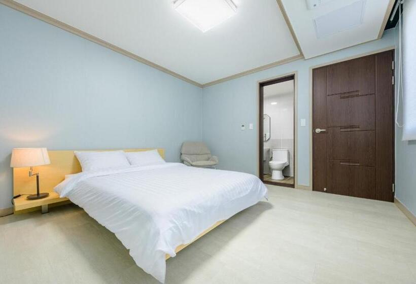 スタンダード4人部屋, Jeju Aewol Hongsland Pension