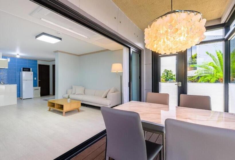 スタンダード4人部屋, Jeju Aewol Hongsland Pension