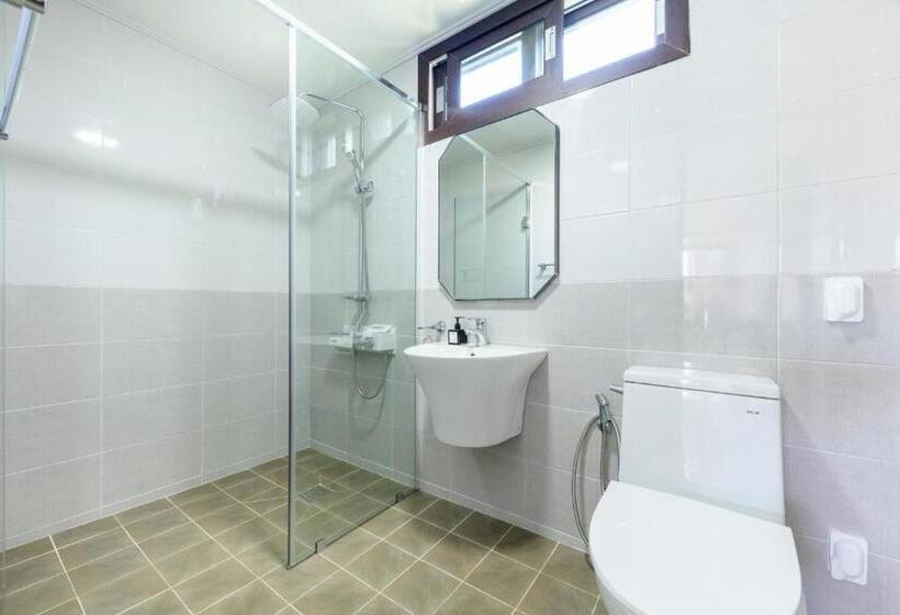 Четырехместный Номер Стандарт, Jeju Aewol Hongsland Pension