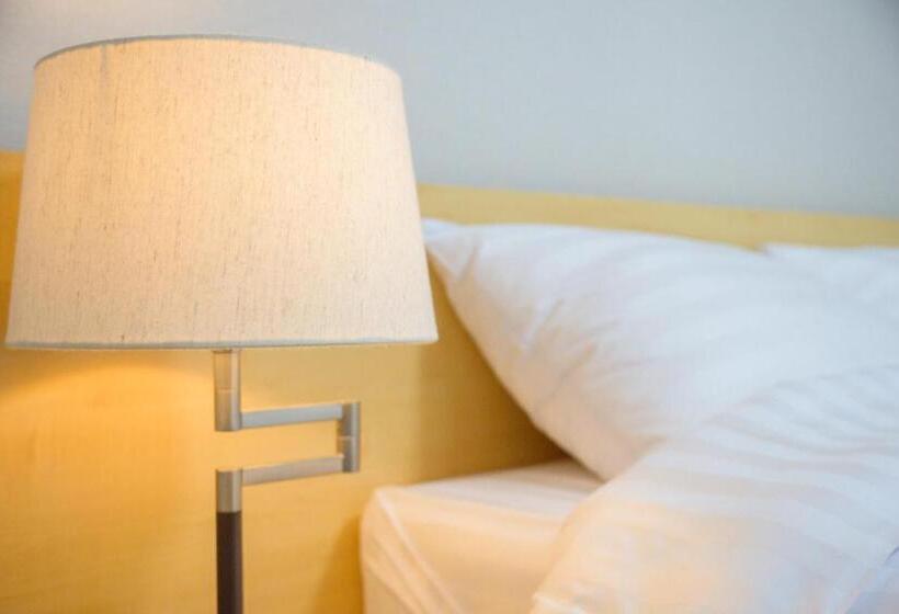 Номер Стандарт, Jeju Aewol Hongsland Pension