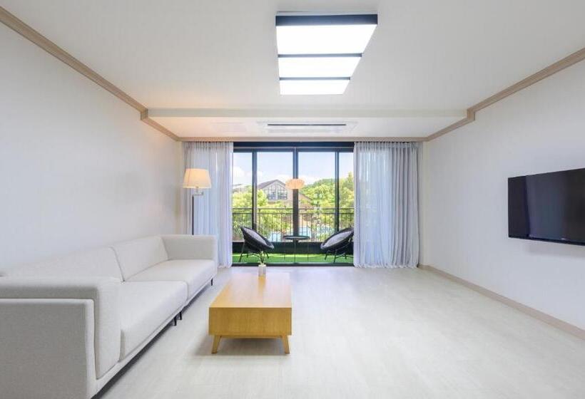 Номер Стандарт, Jeju Aewol Hongsland Pension