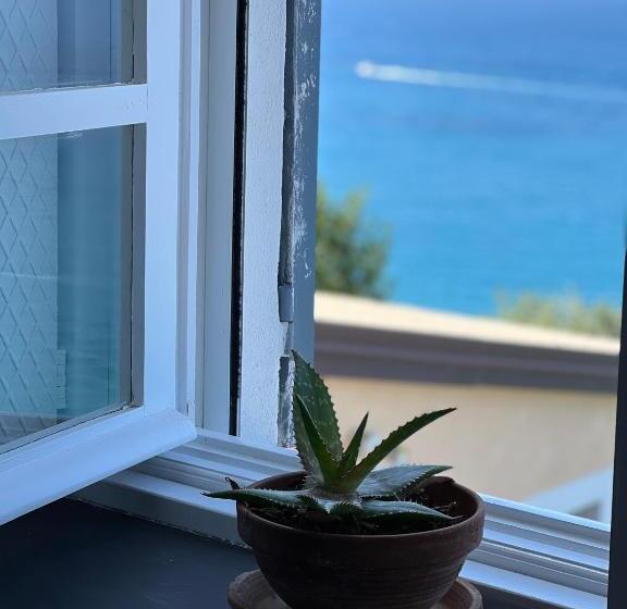 オーシャンビュースイート, Casa Pernice