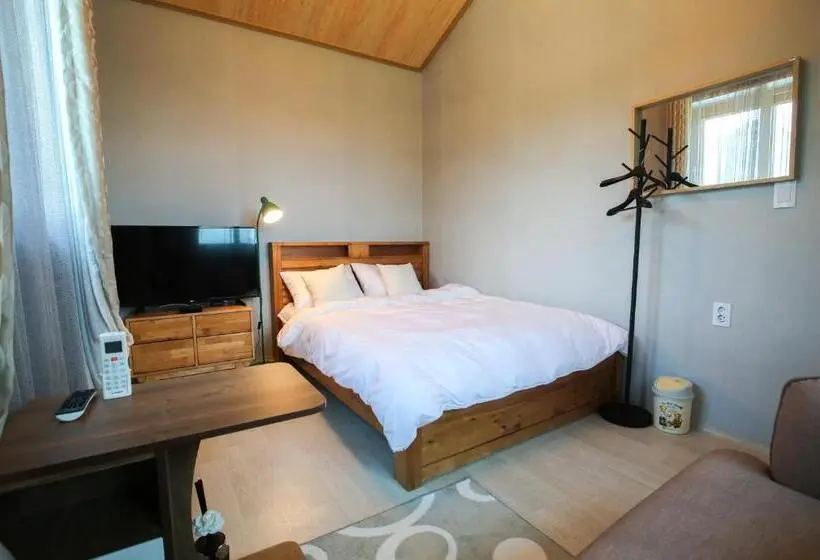 اتاق استاندارد چهار تخته, Poolip Family House