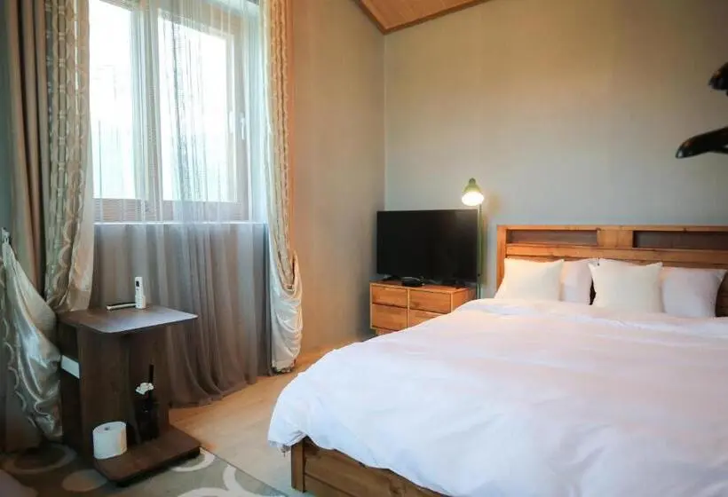 اتاق استاندارد چهار تخته, Poolip Family House
